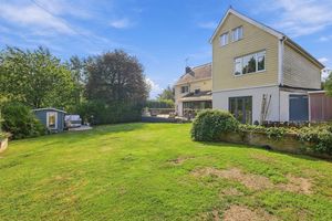 LAKESIDE LODGE- click for photo gallery